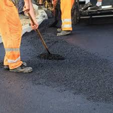 Best Asphalt Driveway Installation  in La Crescent, MN